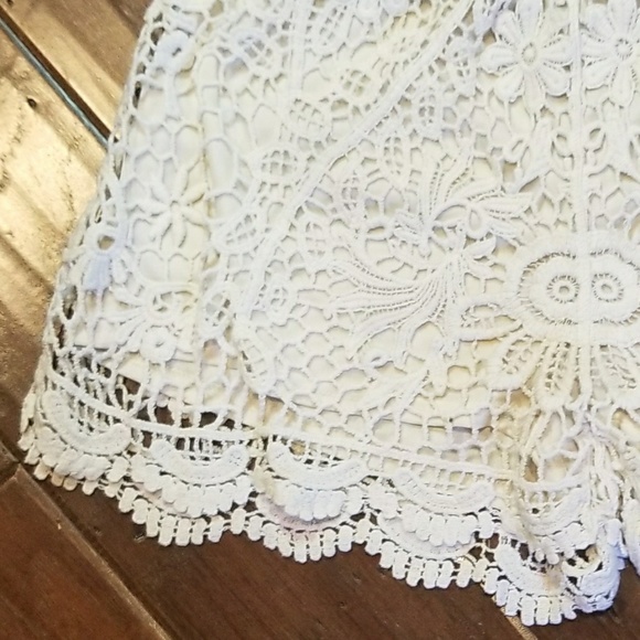 Crochet shorts with elastic waist band - Picture 2 of 7